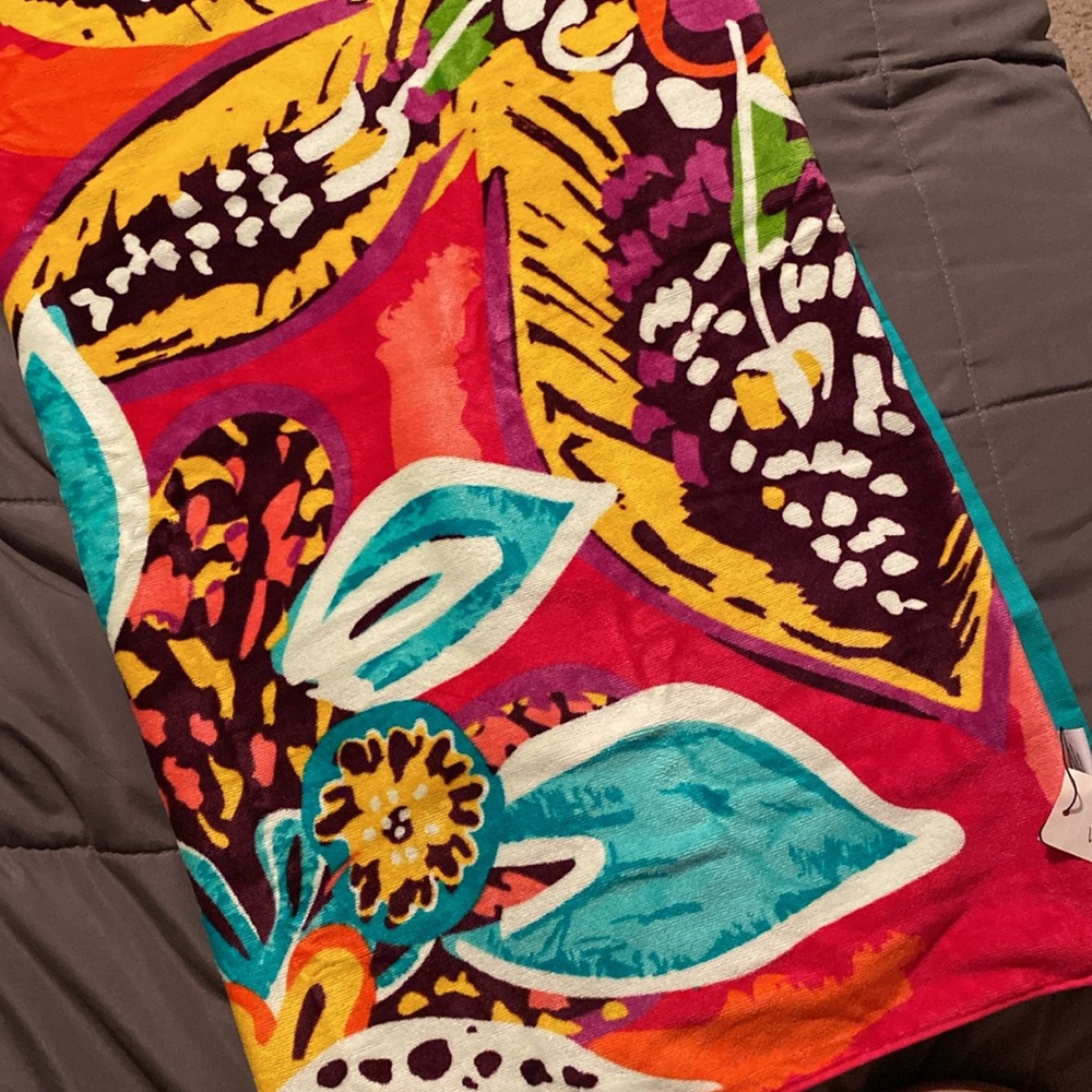 Vera Bradley Tropical Beach Towel - Picture 4 of 5